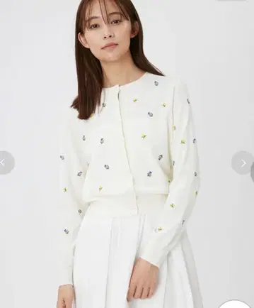 FRAY I.D 플라워 자수 가디건 화이트