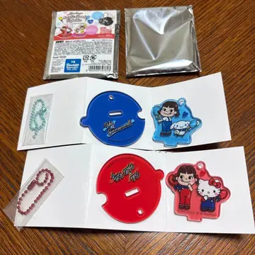 페코짱 x 산리오 트레이딩 아크릴 스탠드 키링