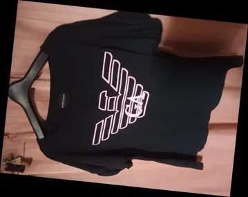 엠포리오 아르마니 블랙 반팔 로고 T셔츠