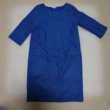 파란 무릎 기장 원피스