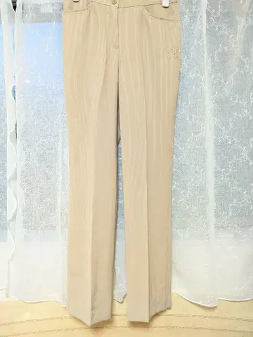 이타리야 팬츠 S 베이지 크리스탈 브랜드 로고