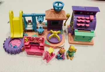 Bluebird 빈티지 토이 컬러풀 놀이터 플레이 세트 인형 2개 포함