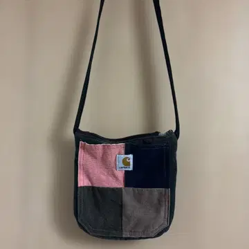 Carhartt 코듀로이 패치워크 백