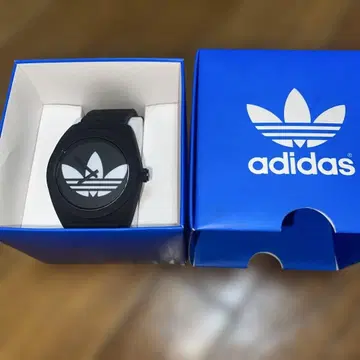 adidas 블랙 로고 시계