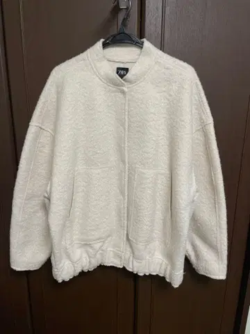 ZARA 크림색 플리스 자켓