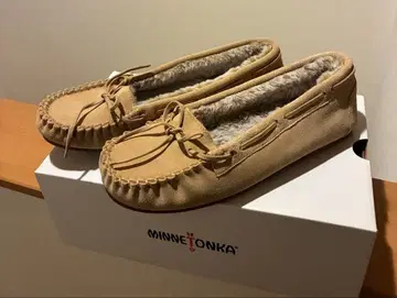 미사용 새상품 MINNETONKA 미네통카 베이지 모카신 25cm