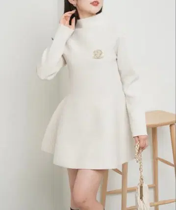 [ Chico ] 니트 플레어 원피스 브로치 포함 (현물 이미지 있음)