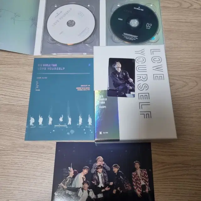 방탄 러브유어셀프 유럽투어 블루레이 정국 포카포함 풀셋양도. bts