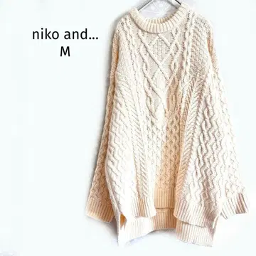 니코앤드 니트 케이블 짜임 입체 짜임 무늬 루즈핏 내추럴 긴팔 스웨터