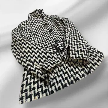 테일러드 자켓 화이트 블랙 지그재그 패턴