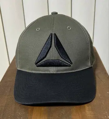 리복 올리브 그린 블랙 캡 스냅백 새상품급 리복