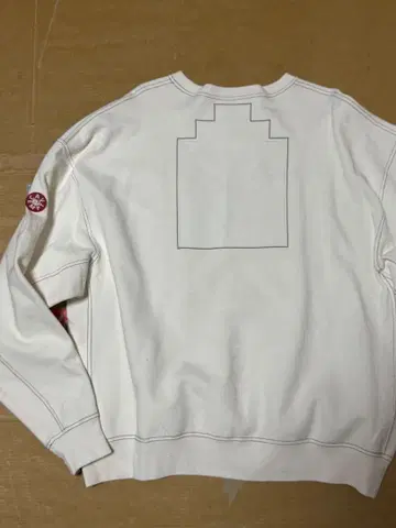 CAV EMPT 화이트 맨투맨