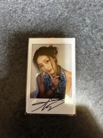 하늘 친필 사인 폴라로이드