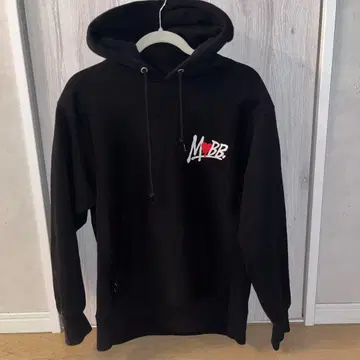 MO.BB. 블랙 후드티