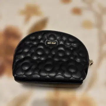 MARY QUANT 블랙 파우치 플라워 퀼팅