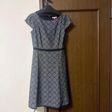 TOCCA 반팔 무릎 기장 원피스 사이즈 2