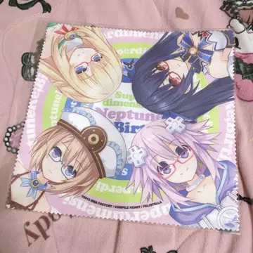 넵튠, 안경닦이