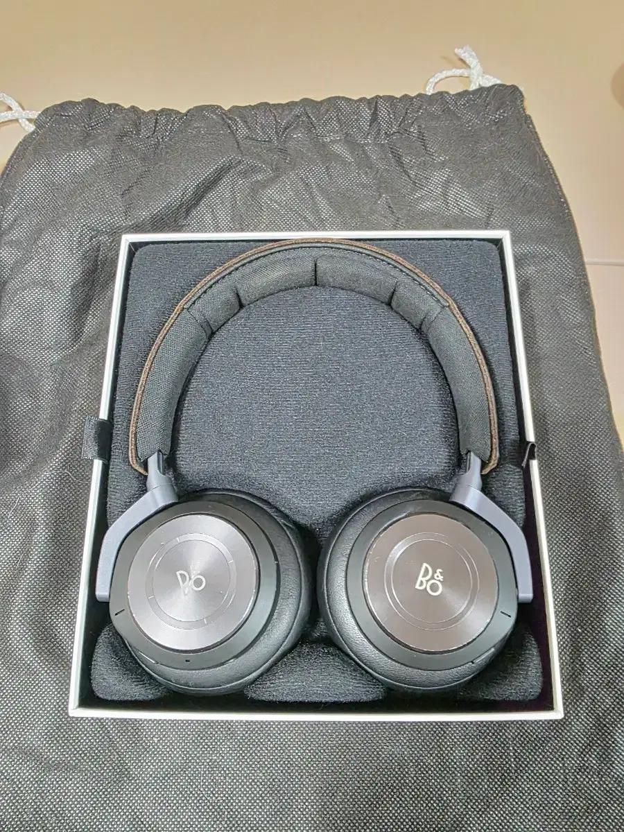 Bang &amp; Olufsen B&amp;O H9 3rd Generation