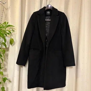 ZARA 블랙 체스터 코트