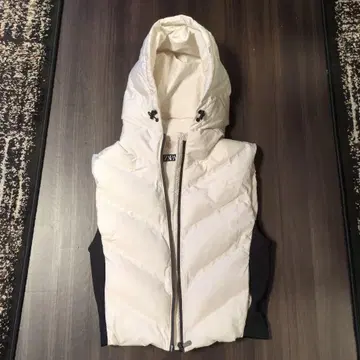 ZARA 화이트 다운 베스트 M