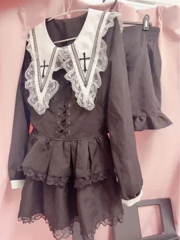 MARS 크로스 자수 3단 프릴 셋업 지뢰계