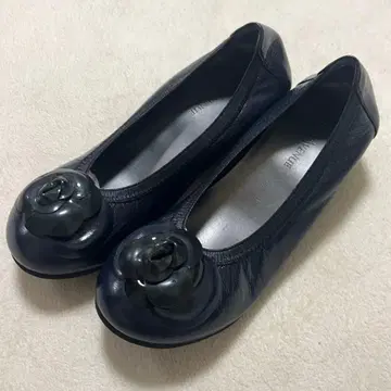 새상품급 힐즈 애비뉴 까멜리아 펌프스 네이비 일본제