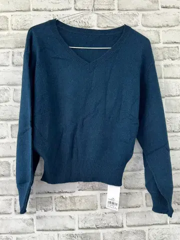 TONAL 다크 블루 V넥 스웨터