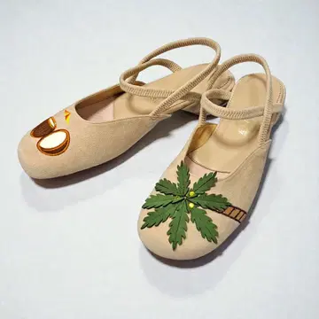 새상품 미사용 50주년 크롤 발리에 더블 스트랩 샌들 25.5cm3E