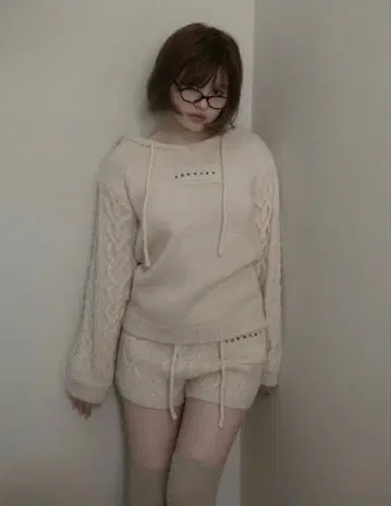 andmary Mou 루즈 니트 세트업