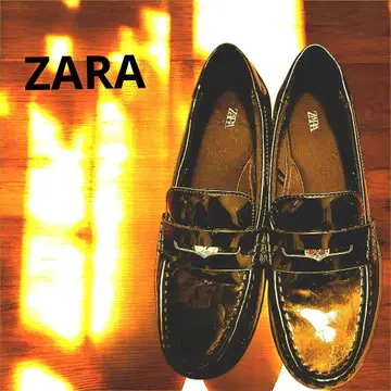 ZARA 블랙 에나멜 로퍼 새상품급