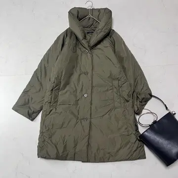 L'EQUIPE YOSHIE INABA 고급 다운 코트 둥근 옷깃 디자인