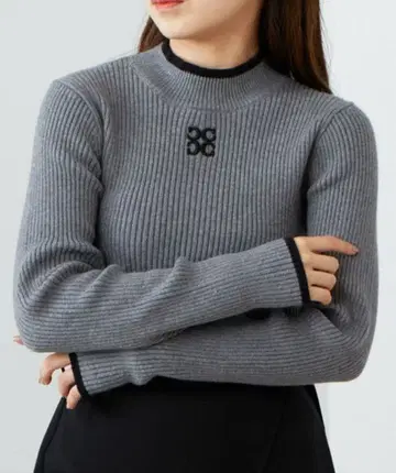 긴팔 가슴 자수 리브 짧은 니트