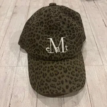 MUCENT 레오파드 무늬 캡 카키