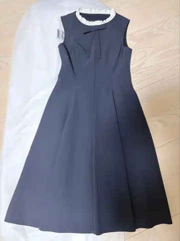 Rene 네이비 컬렉션