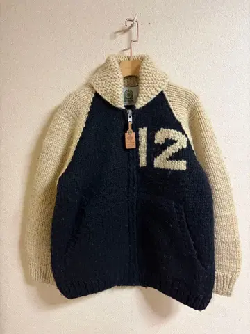 CANADIAN SWEATER 카우친 스웨터