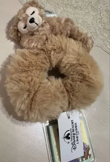 상하이 디즈니 미사용 새상품 더피 스크런치