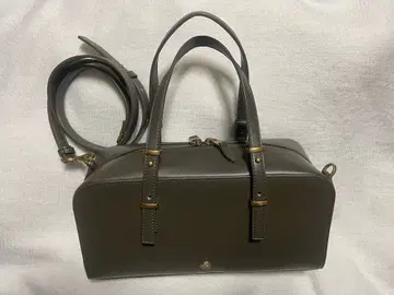 LILY BROWN 올리브 그린 숄더백