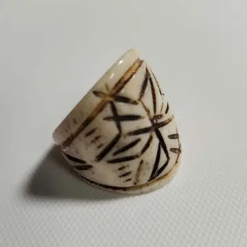 18호 앤티크 커브드 아이보리 반지