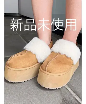 [ 미사용 새상품 ] GYDA 무스탕 라이크 플랫폼 슬립온 베이지 S