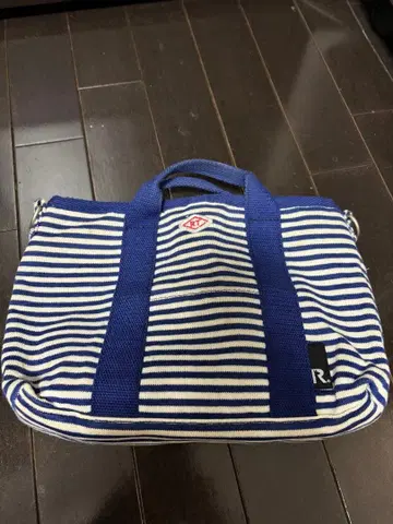 스트라이프 디자인 숄더백