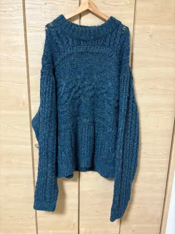 메종 에우레카 니트 블루