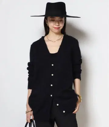 매디슨 블루 즉시 완판 가디건 펄 버튼