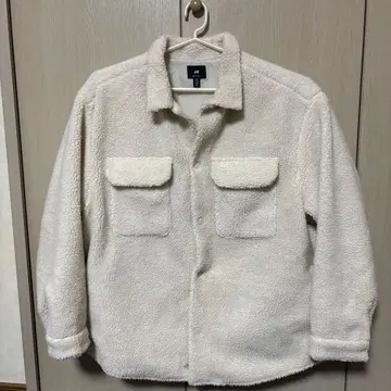 화이트 플리스 자켓 보아 소재