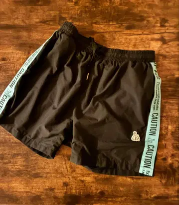 FR2 월도 오키나와 한정판 하프 팬츠