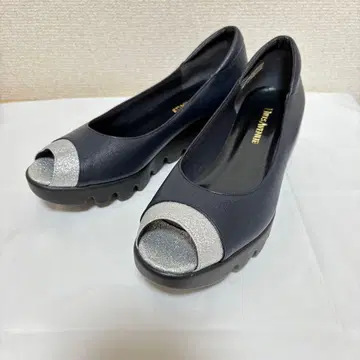 [컨디션 최상] 힐즈아베뉴 글리터 오픈토 샤크 밑창 22.5