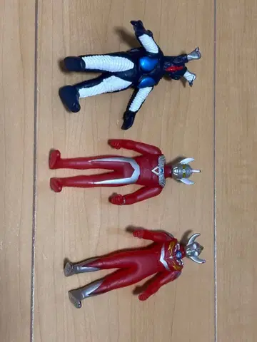 울트라맨 피규어 3체 세트