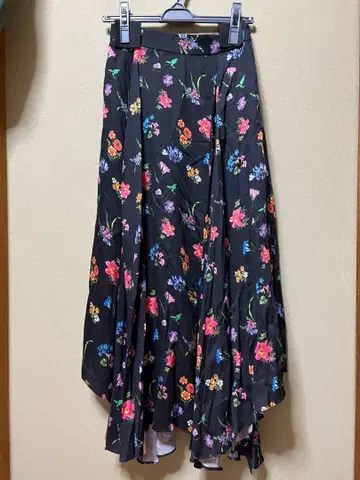 Kaon 플레어 스커트 꽃무늬 블랙