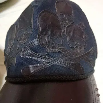 Roen 가죽 스컬 패치 스터드 캡 모자