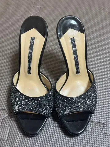 COME X 블랙 글리터 하이힐 13cm