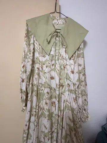 에이미 이스트 월 원피스 그린